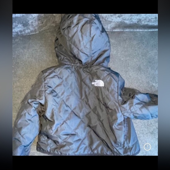 The North Face Reversible Water Repellant Hooded Jacket - Picture 3 of 6